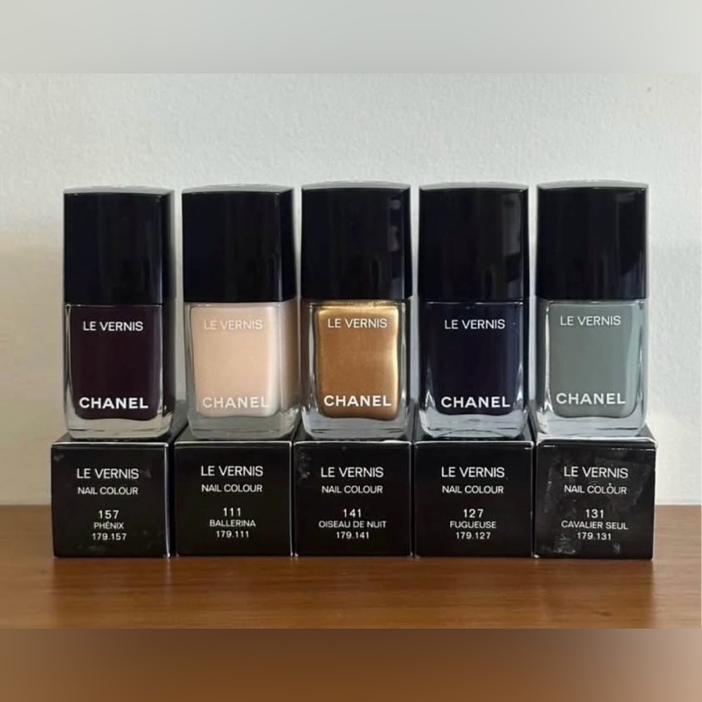 CHANEL Pouch & Vernis Set - Picture 2 of 5
